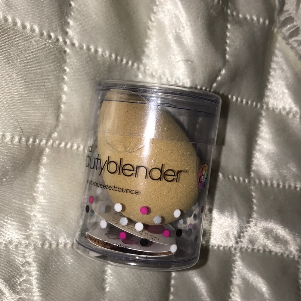 Beauty blender sponge
